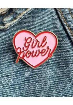 Pin's Girl power coeur